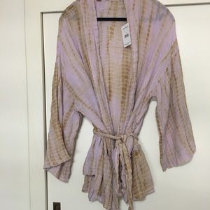 Free People woman’s kimono with belt
